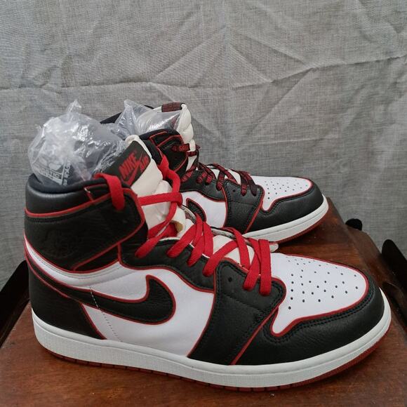 %Nike Air Jordan 1 Retro High OG Bloodline Men\'s 555088-062 Sz 13 / AJ22 main image 14
